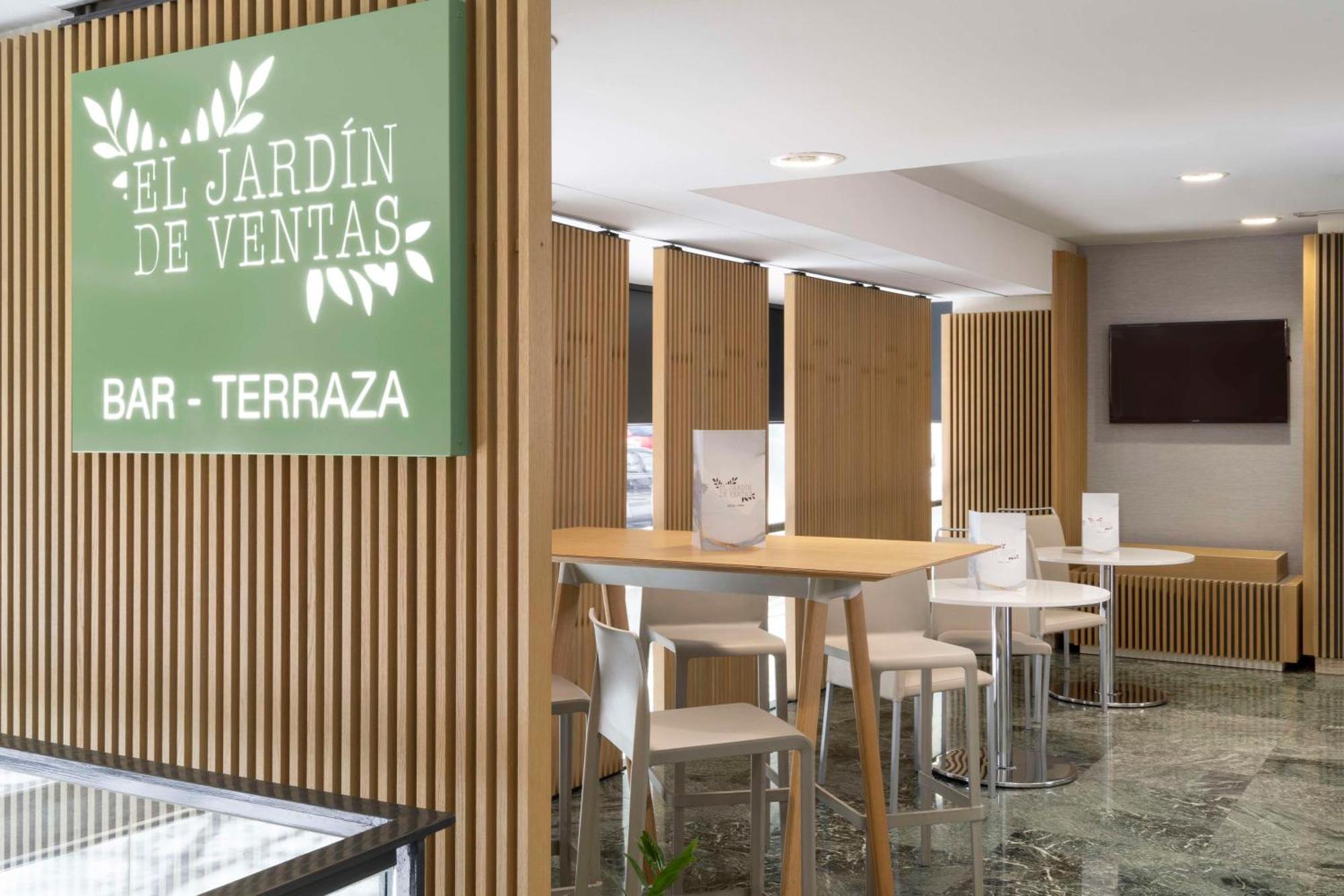 Nh Madrid Ventas Hotel Exterior photo